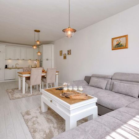 Apartment Grand Karavel Centre Варна Екстер'єр фото